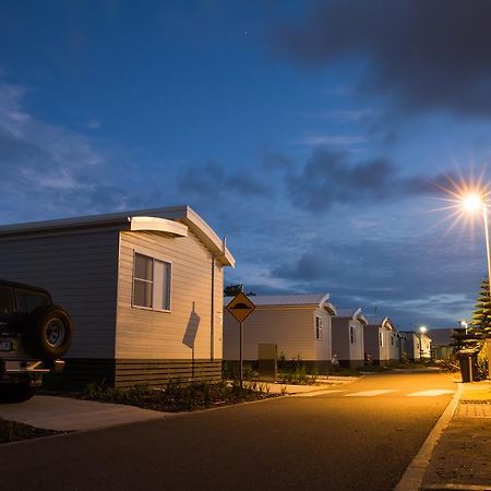 Hotel Nrma Stockton Beach Holiday Park Habitación foto