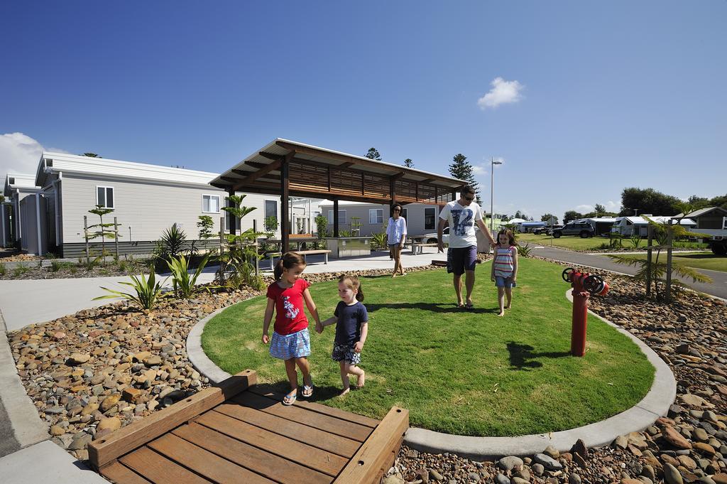 Hotel Nrma Stockton Beach Holiday Park Exterior foto