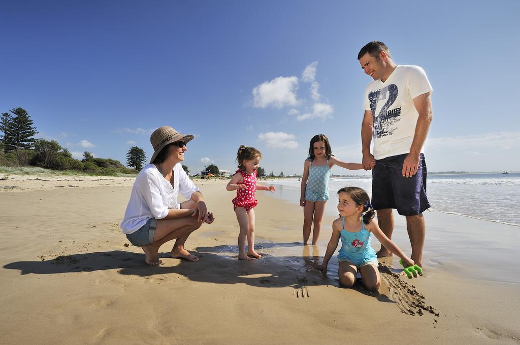 Hotel Nrma Stockton Beach Holiday Park Exterior foto